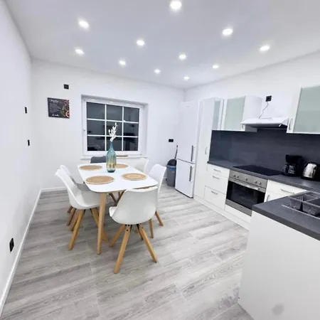Apartment Stylish & Relaxing Modernes Mit Privatparkplatz